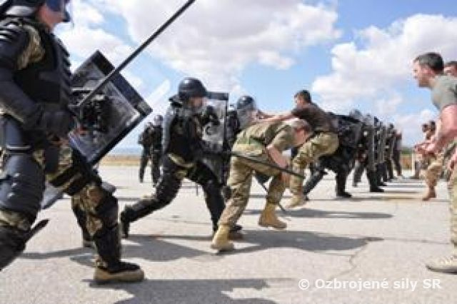 UNFICYP - Výcvik Mobile Force Reserve (MFR) napreduje